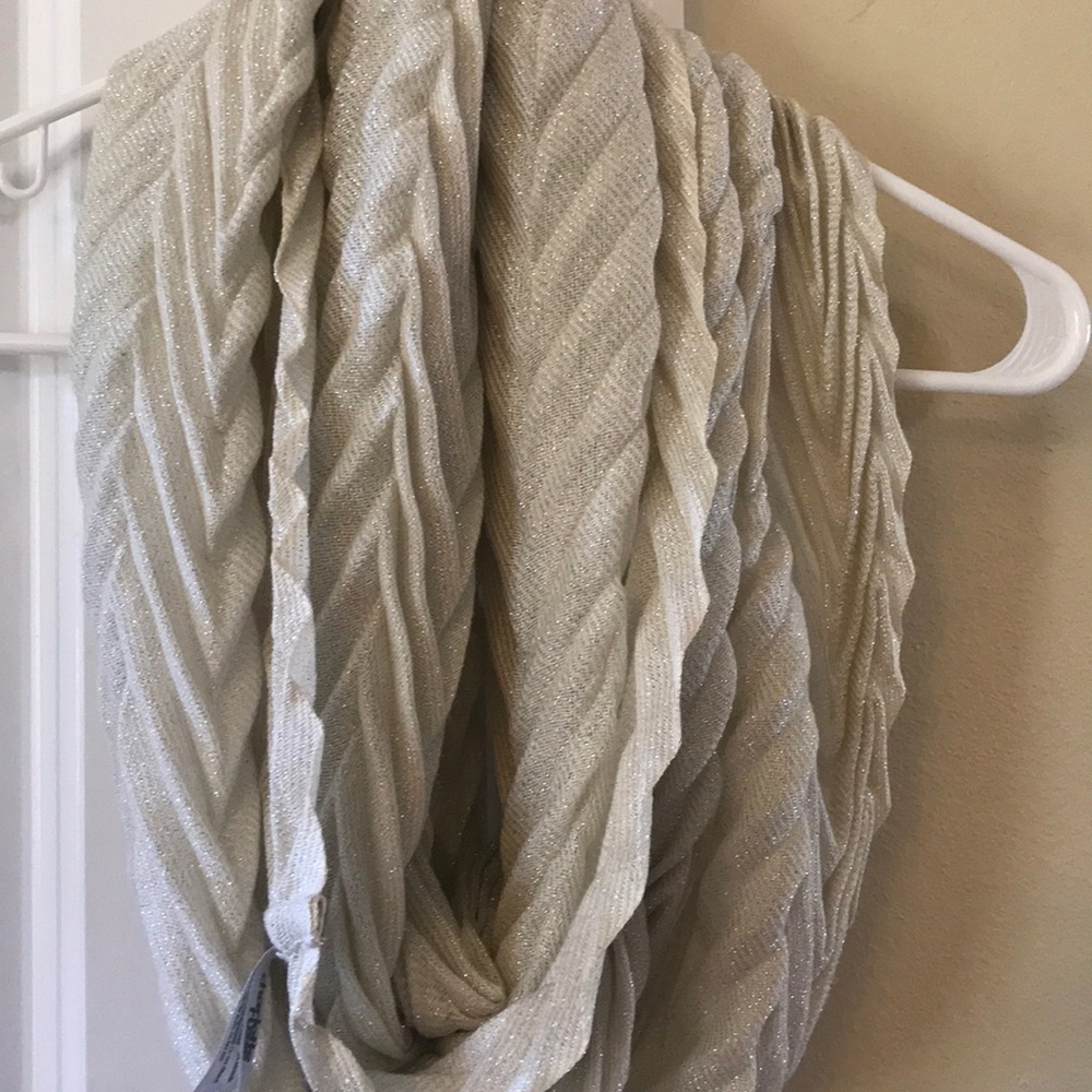 NWT Charlotte Russe Scarf - Picture 2 of 6